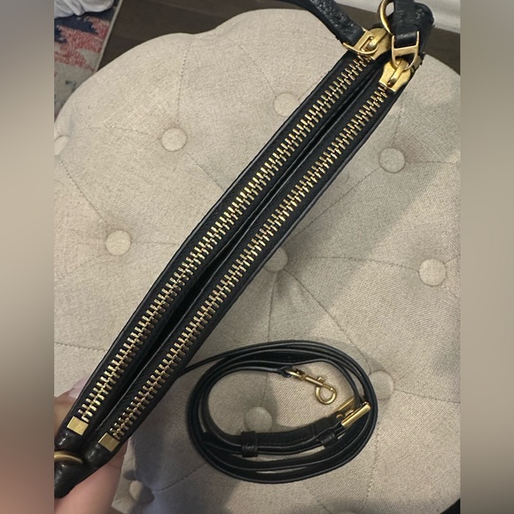 EUC Tory Burch Crossbody - Picture 3 of 8